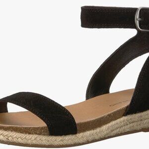 LIKE NEW: Lucky Brand Women's Garston Flat Sandal